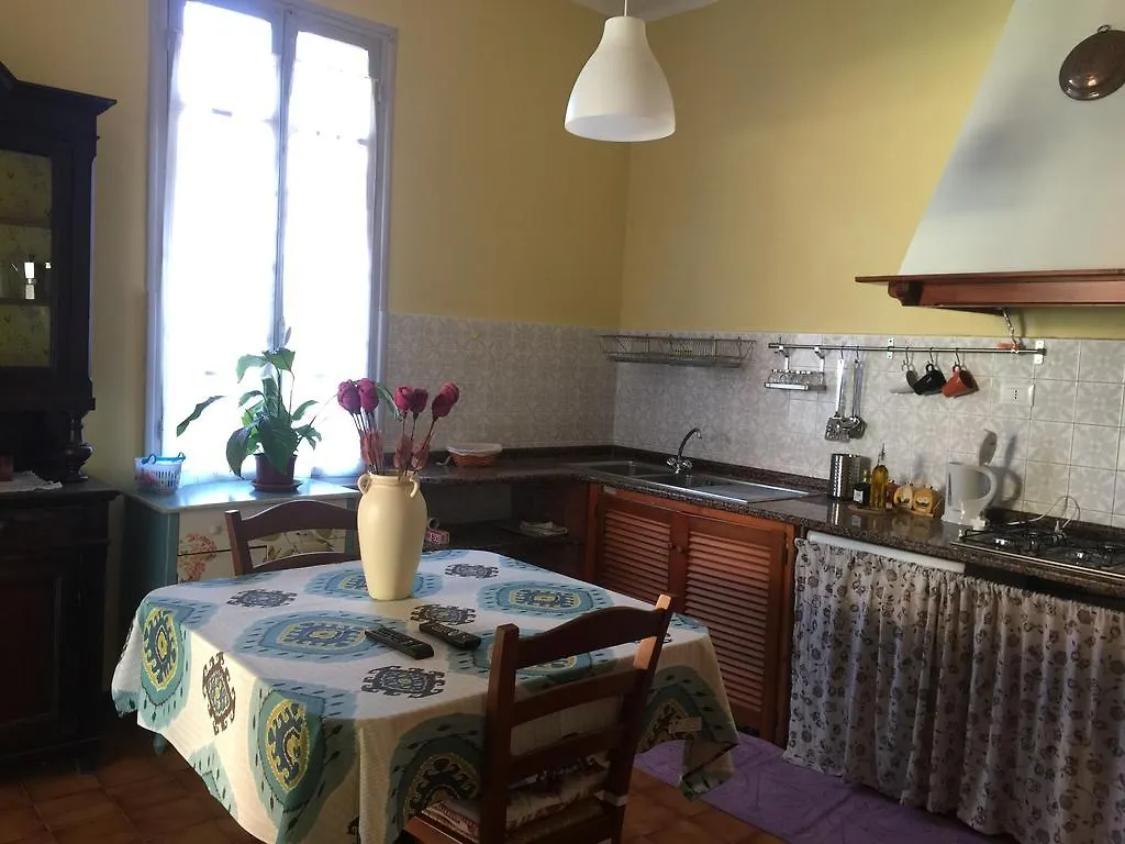 Affitta Camere Da Lalla Dolcedo 2*,